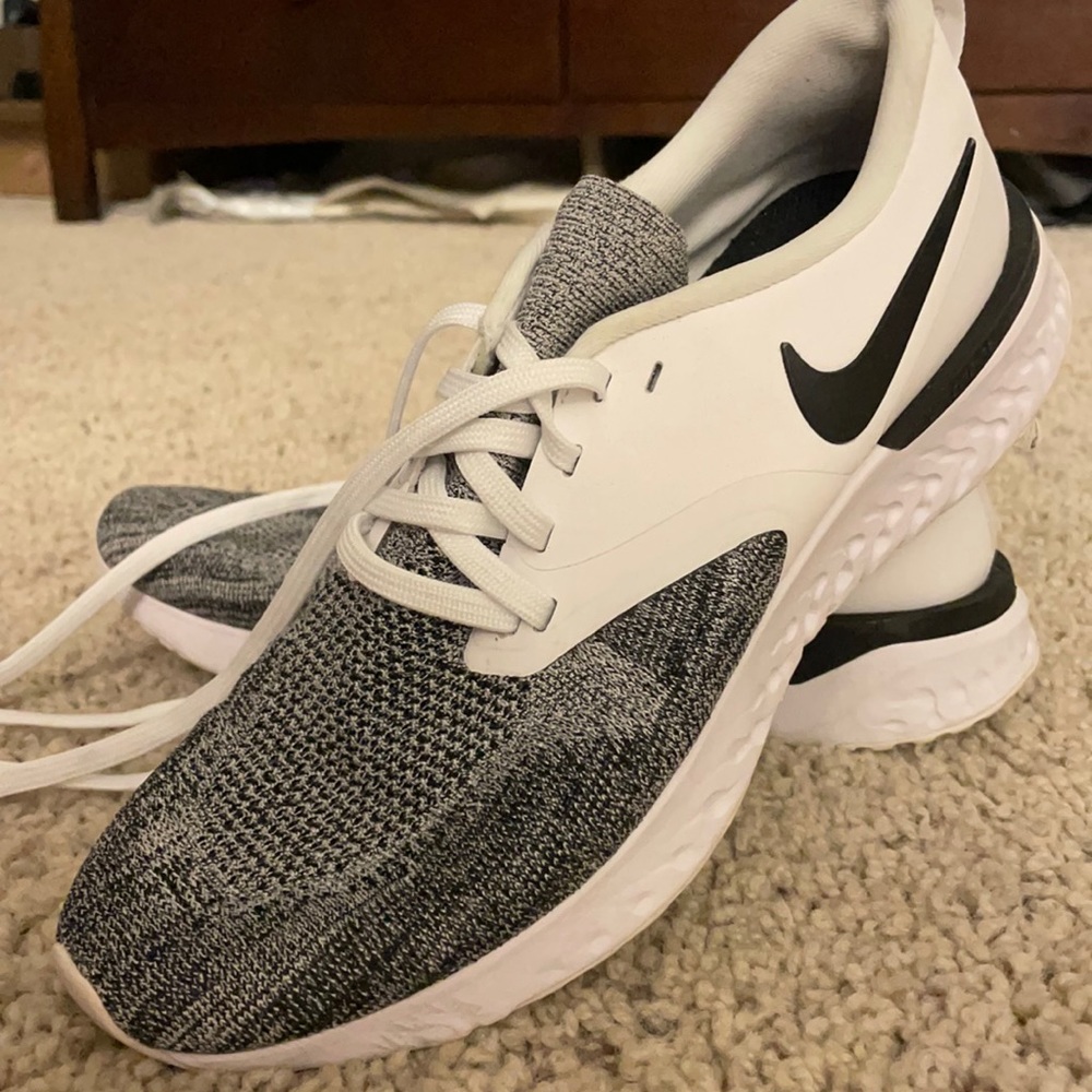 Nike Tennis Shoes